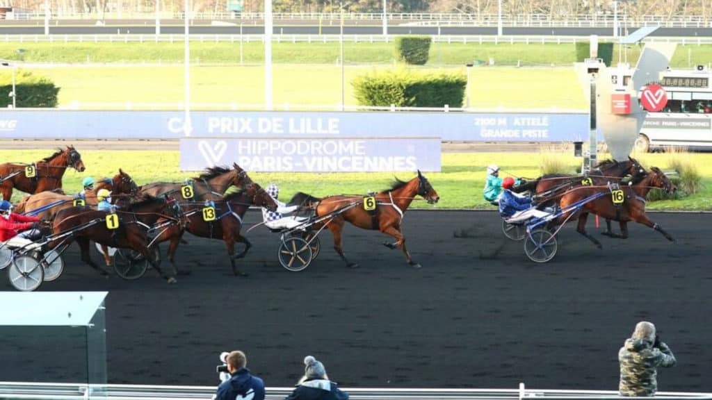 Rendez-vous est pris pour un très joli quinté du jour, une belle arrivée nous ferais plaisir, comme celle de cette photo.